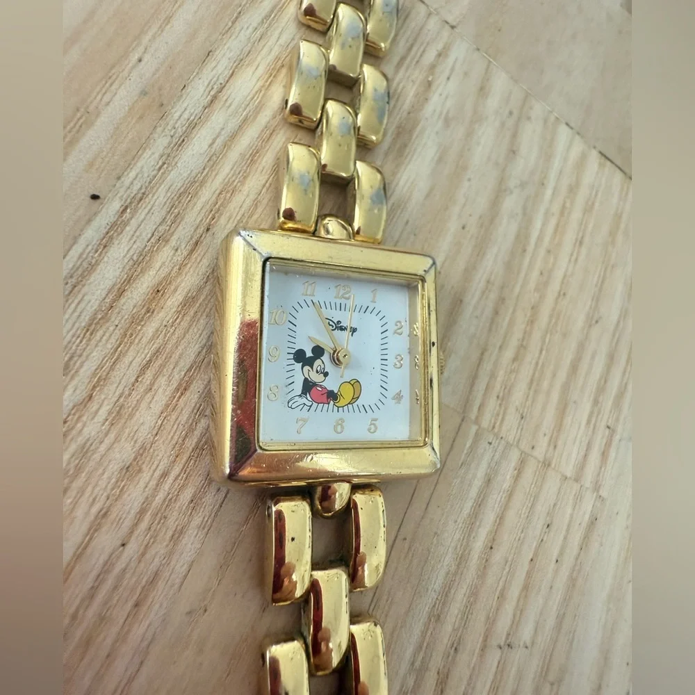 Vintage SII Seiko Disney ladies square gold tone Mickey Mouse watch NEW BATTERY